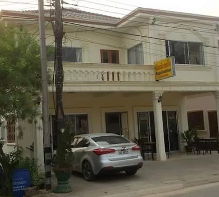 Kaupjai Guesthouse Ban Houayxay Exteriör bild